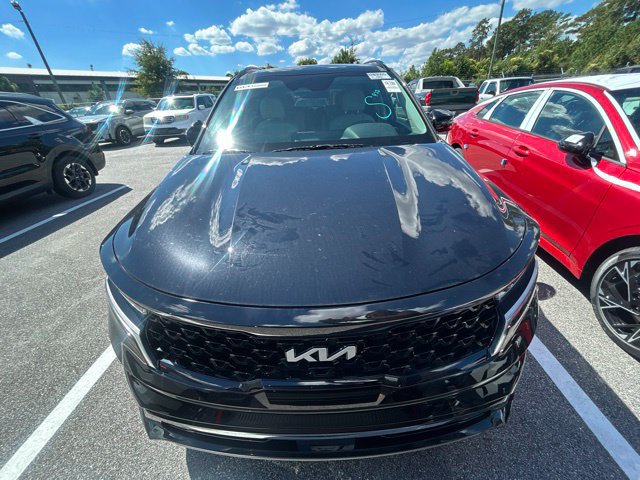 Certified 2023 Kia Sorento EX w/ Panoramic Sunroof Package FWD image 2