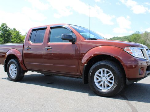 Used 2016 Nissan Frontier SV AWD/4WD image 5