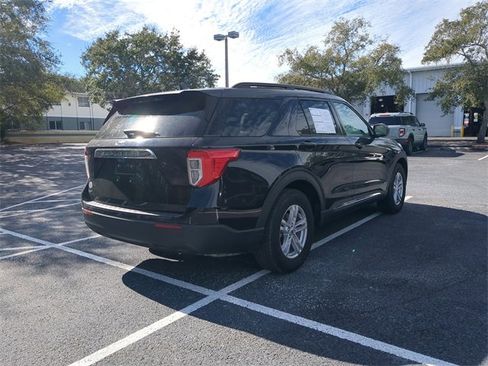 Used 2022 Ford Explorer XLT image 5