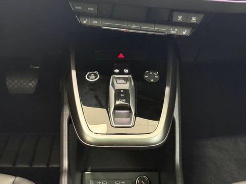 Used 2023 Audi Q4 e-tron Premium Plus w/ Premium Plus AWD/4WD image 11