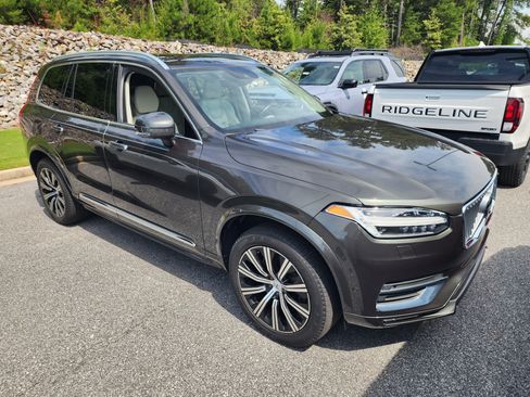 Used 2022 Volvo XC90 T6 Inscription w/ Advanced Package AWD/4WD image 2
