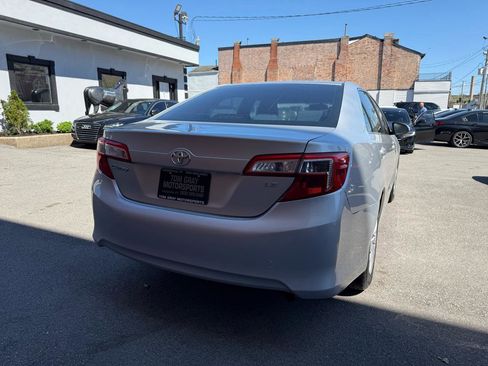 Used 2012 Toyota Camry LE image 3