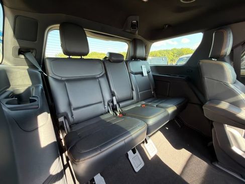 Used 2025 Ford Expedition Tremor AWD/4WD image 12