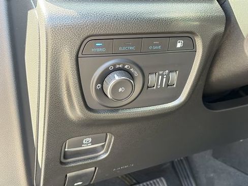 Used 2024 Jeep Grand Cherokee Limited 4xe AWD/4WD image 12