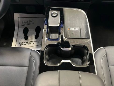 Used 2025 Buick Enclave Preferred AWD/4WD image 18