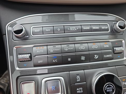 Used 2021 Hyundai Santa Fe Limited FWD image 32