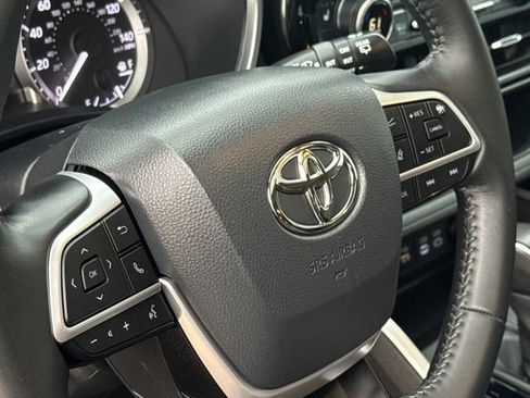 Used 2023 Toyota Highlander XLE image 22