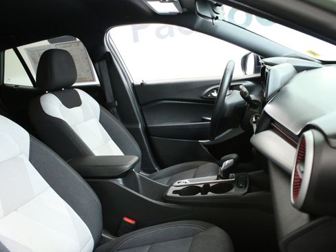 Used 2024 Chevrolet Trax RS w/ Driver Confidence Package image 30
