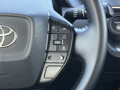 Certified 2025 Toyota Prius LE AWD/4WD image 18