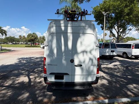 Used 2022 Mercedes-Benz Sprinter 2500 image 6