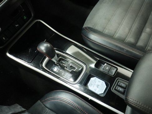Used 2020 Mitsubishi Outlander LE FWD image 18