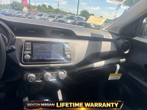 Used 2025 Nissan Kicks Play S FWD image 15