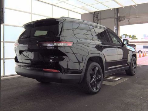 Used 2025 Jeep Grand Cherokee L Limited w/ Luxury Tech Group II AWD/4WD image 2
