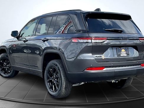 New 2026 Jeep Grand Cherokee Altitude AWD/4WD image 4