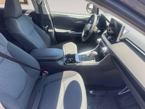 Used 2025 Toyota RAV4 XLE AWD/4WD image 15
