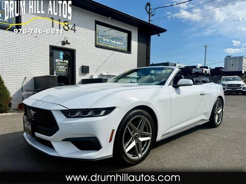 Used 2024 Ford Mustang Convertible RWD image 1