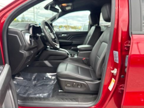 Used 2024 Chevrolet Colorado LT w/ LT Convenience Package III AWD/4WD image 18