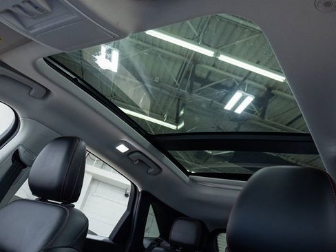 Used 2022 Ford Escape SEL w/ SEL Stealth AWD Package image 15