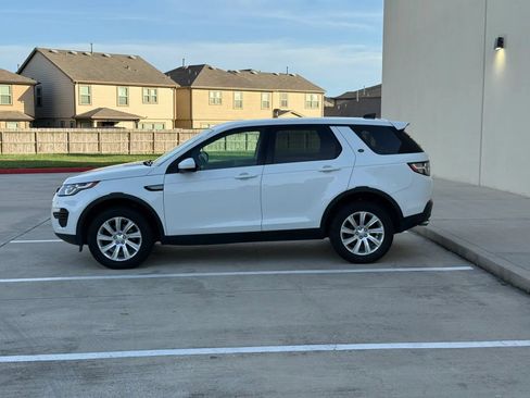 Used 2018 Land Rover Discovery Sport SE AWD/4WD image 4