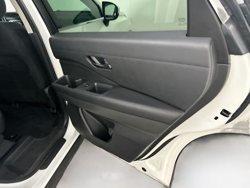 Used 2025 Nissan Pathfinder SV AWD/4WD image 31