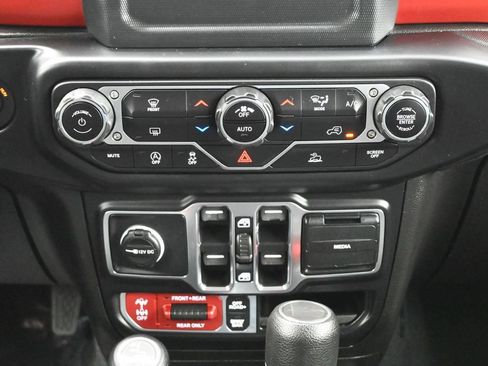 Used 2020 Jeep Gladiator Rubicon AWD/4WD image 13