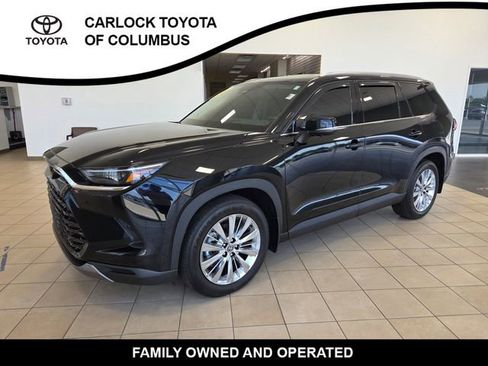 Used 2024 Toyota Grand Highlander AWD image 3