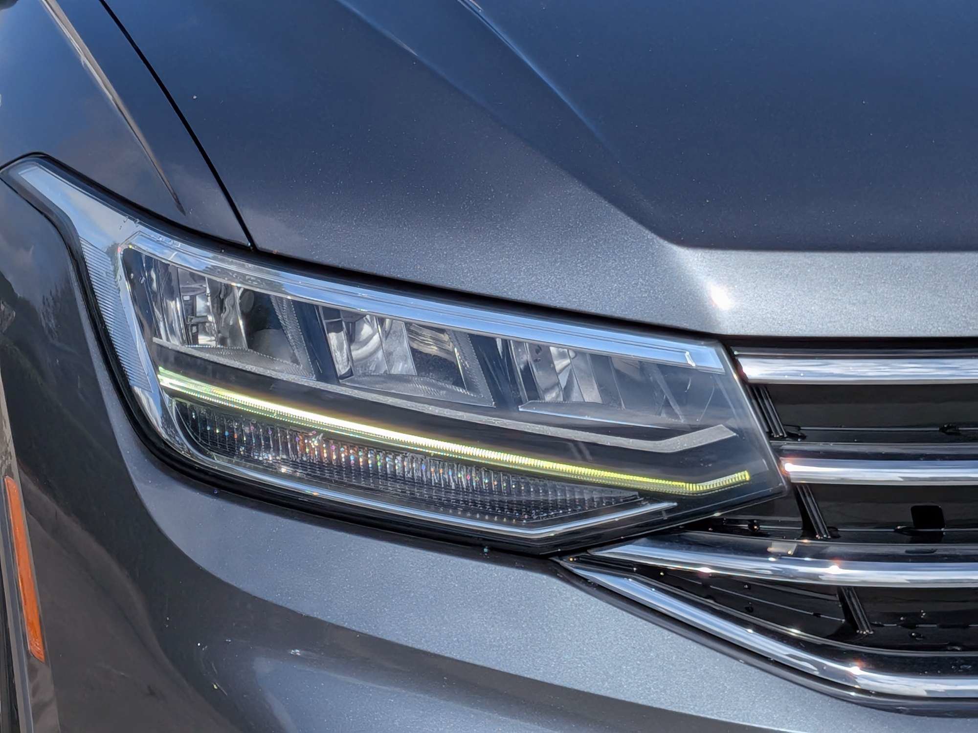 Used 2022 Volkswagen Tiguan SE FWD image 9
