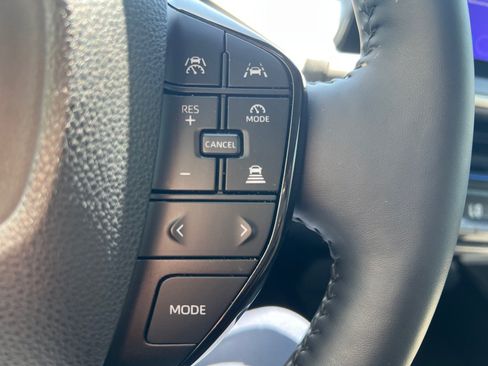 Used 2024 Toyota Prius XLE FWD image 27