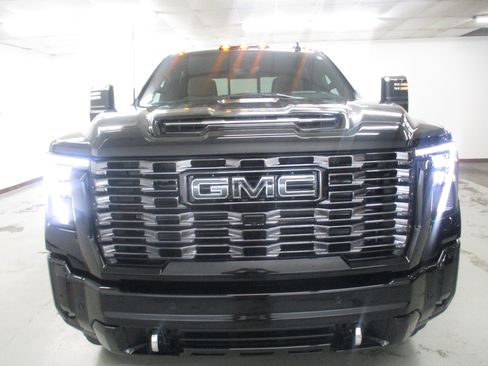 New 2026 GMC Sierra 2500 Denali Ultimate AWD/4WD image 2