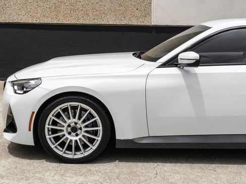 Used 2022 BMW 230i Coupe w/ M Sport Package RWD image 11