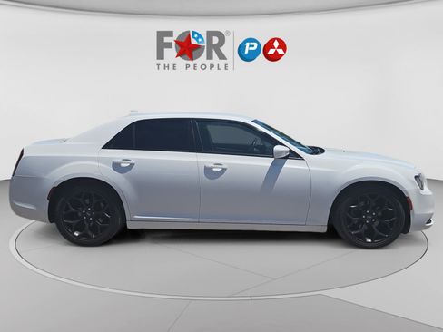 Used 2020 Chrysler 300 S RWD image 6
