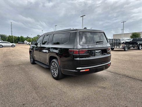 Used 2025 Jeep Wagoneer L Series II w/ 8-pass Seating Package AWD/4WD image 6