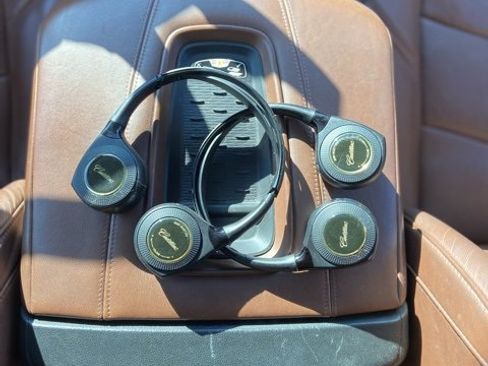 Used 2016 Cadillac Escalade ESV Premium image 16