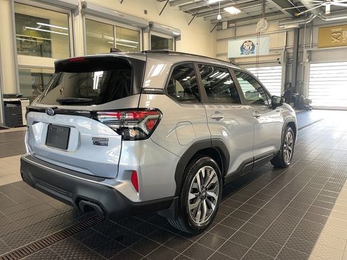 Used 2025 Subaru Forester Touring AWD/4WD image 23