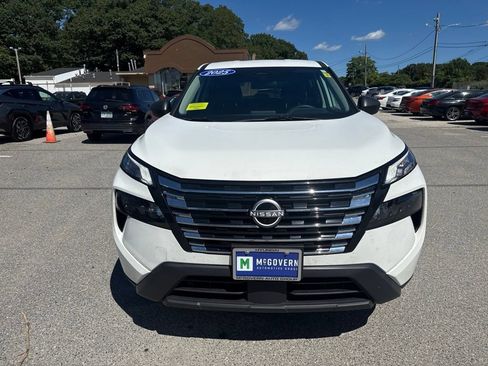 Used 2025 Nissan Rogue S AWD/4WD image 2