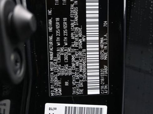 Used 2021 Toyota Highlander XLE AWD/4WD image 15