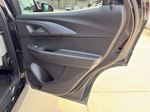Used 2025 Chevrolet TrailBlazer LT w/ LT Cold Weather Package FWD image 26