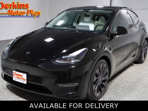 Used 2025 Tesla Model Y Performance image 1