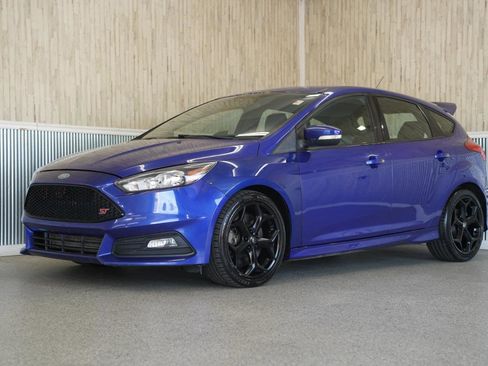 Used 2015 Ford Focus ST image 4