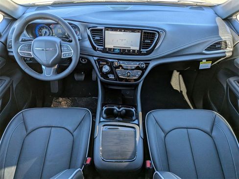 New 2026 Chrysler Pacifica Limited w/ Trailer Tow Group image 28