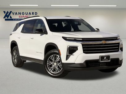 Used 2025 Chevrolet Traverse LT