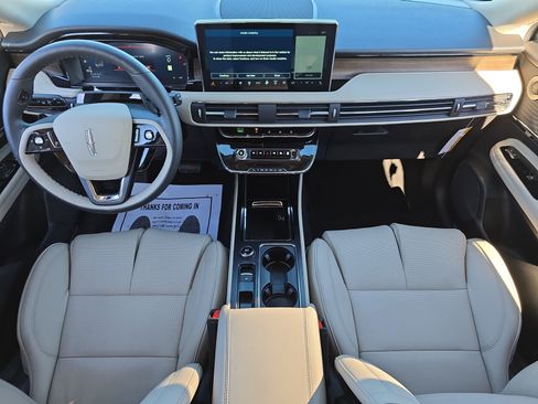 New 2026 Lincoln Corsair Reserve image 9