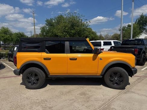 Used 2022 Ford Bronco Black Diamond image 2
