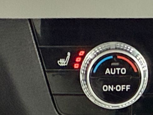 Used 2023 Mitsubishi Outlander SEL image 25