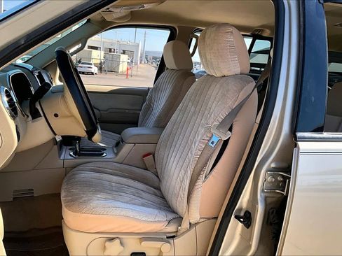 Used 2006 Ford Explorer XLT image 8