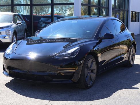 Used 2023 Tesla Model 3 Standard Range image 8