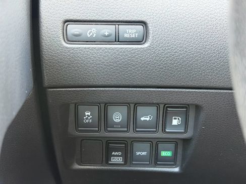 Used 2019 Nissan Rogue SV AWD/4WD image 21