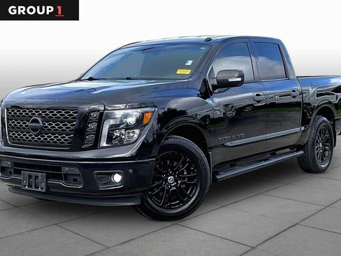Used 2019 Nissan Titan SV w/ SV Convenience Package RWD image 1