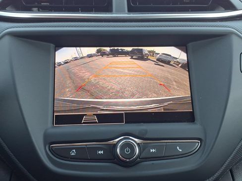 Used 2023 Chevrolet TrailBlazer LT FWD image 17