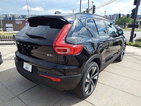 New 2026 Volvo XC40 B5 Plus w/ Climate Package AWD/4WD image 6